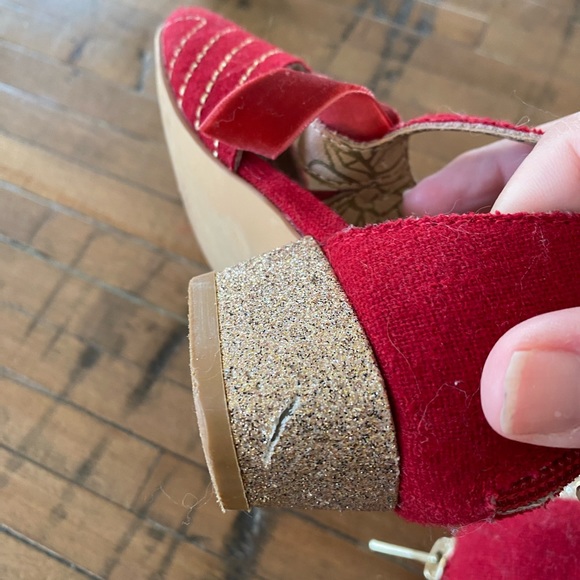 Joy, foil, girls, red and gold shoes, size 10 - Picture 4 of 5